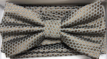 Load image into Gallery viewer, BT2255-1225 BQ Gold Shaped Diamond Pattern Bow Tie Set

