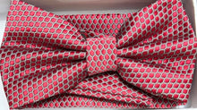 Load image into Gallery viewer, BT2255-1225 BQ Gold Shaped Diamond Pattern Bow Tie Set
