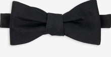 Load image into Gallery viewer, XBT100-0224 Pre-Tied Bow Tie
